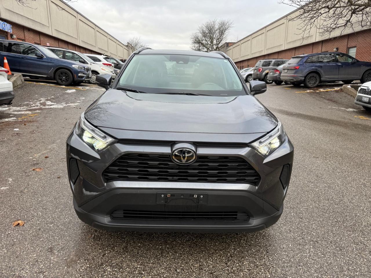 2022 Toyota RAV4 XLE AWD, ONE OWNER, SUNROOF, PUSH BUTTON START Photo