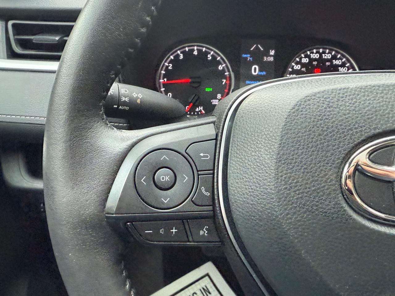 2022 Toyota RAV4 XLE AWD, ONE OWNER, SUNROOF, PUSH BUTTON START Photo