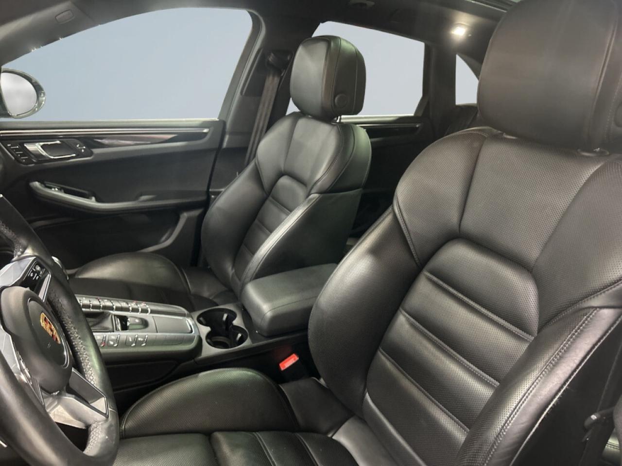 2018 Porsche Macan S /AWD/Leather/NAVI/Sunroof/Android Car Play/ Clea Photo