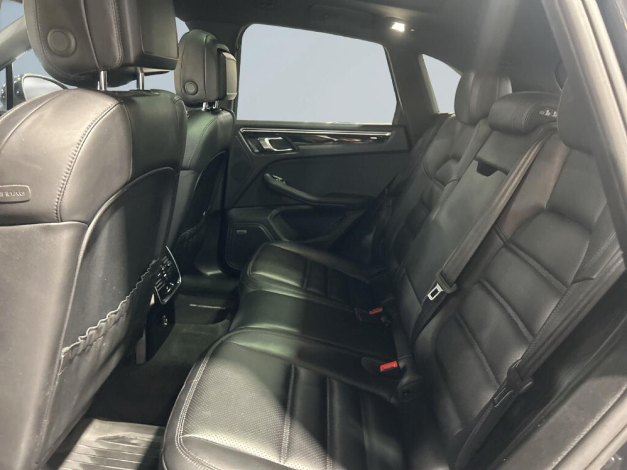 2018 Porsche Macan S /AWD/Leather/NAVI/Sunroof/Android Car Play/ Clea Photo