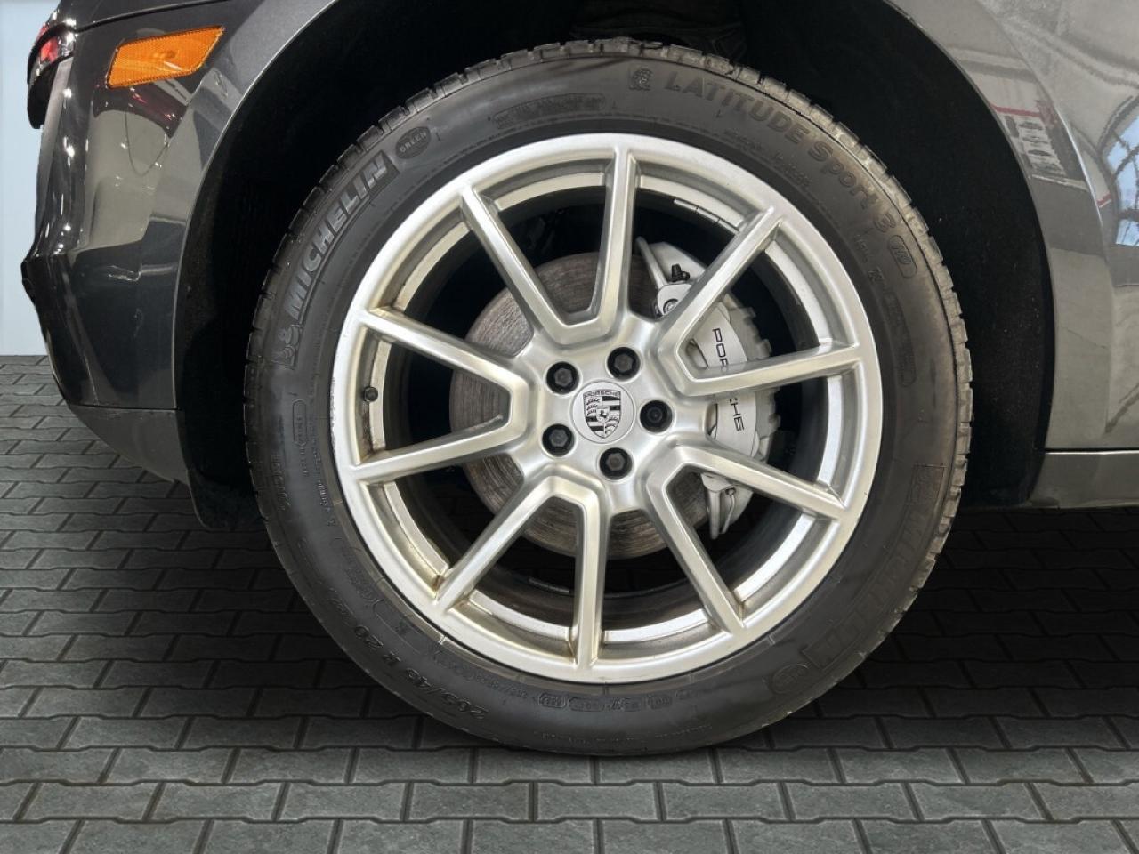 2018 Porsche Macan S /AWD/Leather/NAVI/Sunroof/Android Car Play/ Clea Photo