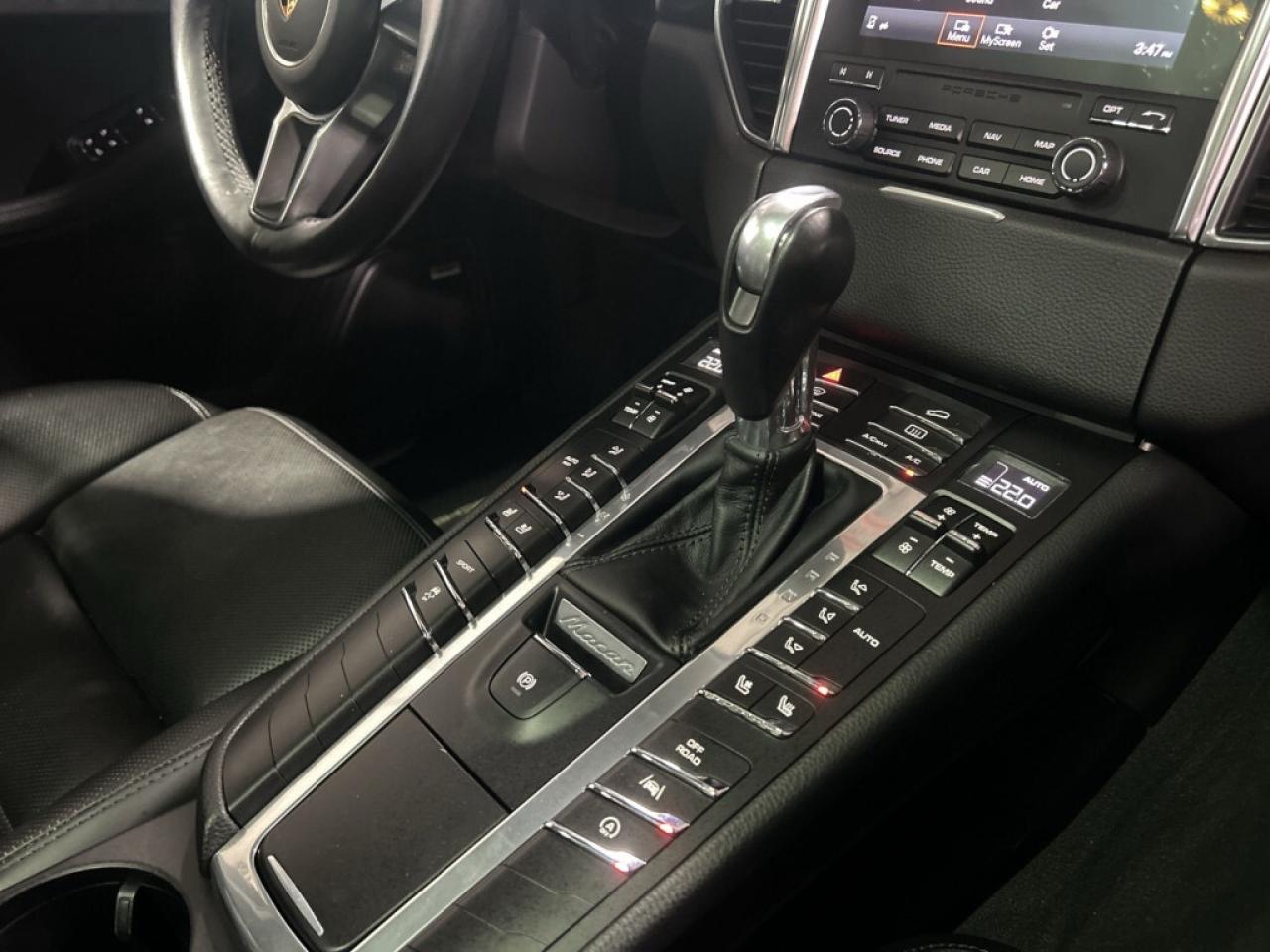 2018 Porsche Macan S /AWD/Leather/NAVI/Sunroof/Android Car Play/ Clea Photo