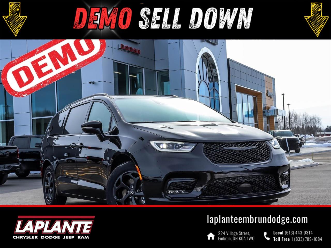 2024 Chrysler Pacifica Hybrid Select Incl. Panoramic Sunroof + Leather Seats Photo0