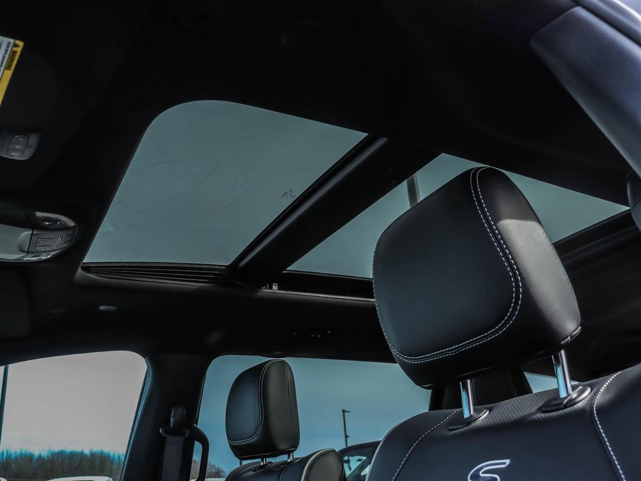 2024 Chrysler Pacifica Hybrid Select Incl. Panoramic Sunroof + Leather Seats Photo