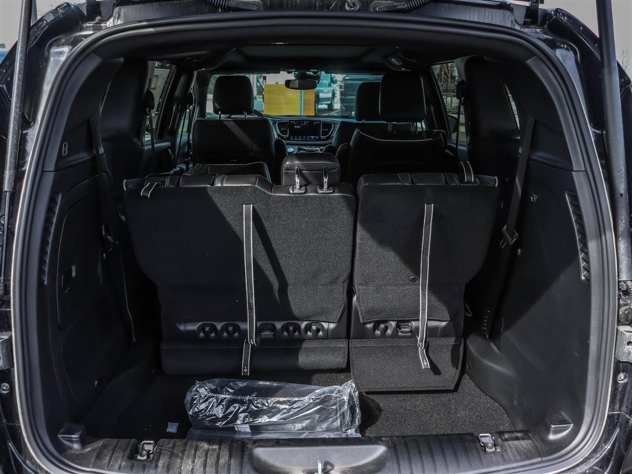 2024 Chrysler Pacifica Hybrid Select Incl. Panoramic Sunroof + Leather Seats Photo