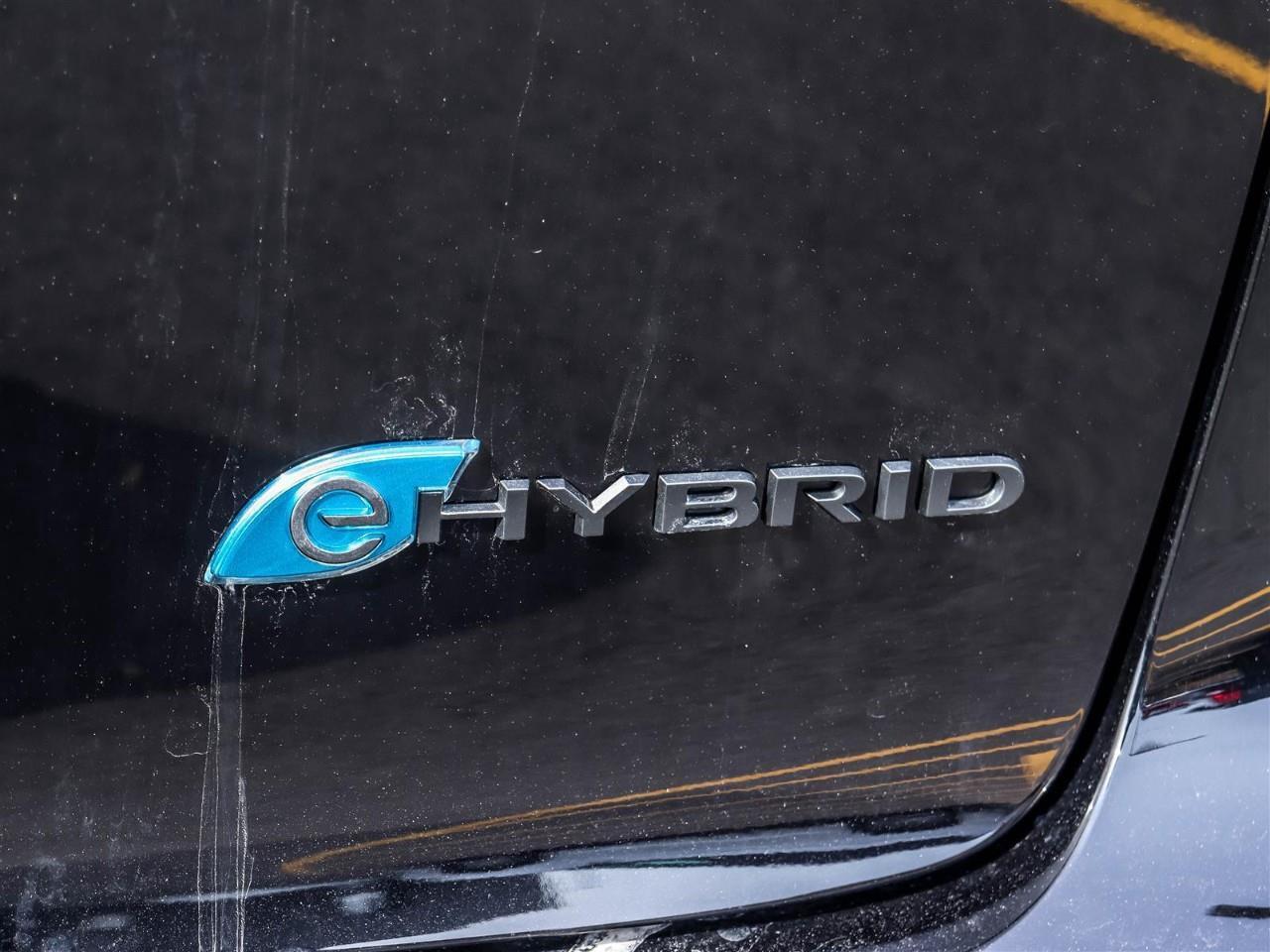 2024 Chrysler Pacifica Hybrid Select Incl. Panoramic Sunroof + Leather Seats Photo