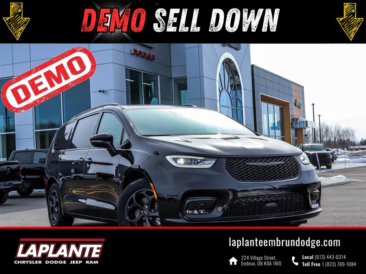 2024 Chrysler Pacifica Hybrid Select Incl. Panoramic Sunroof + Leather Seats Photo0