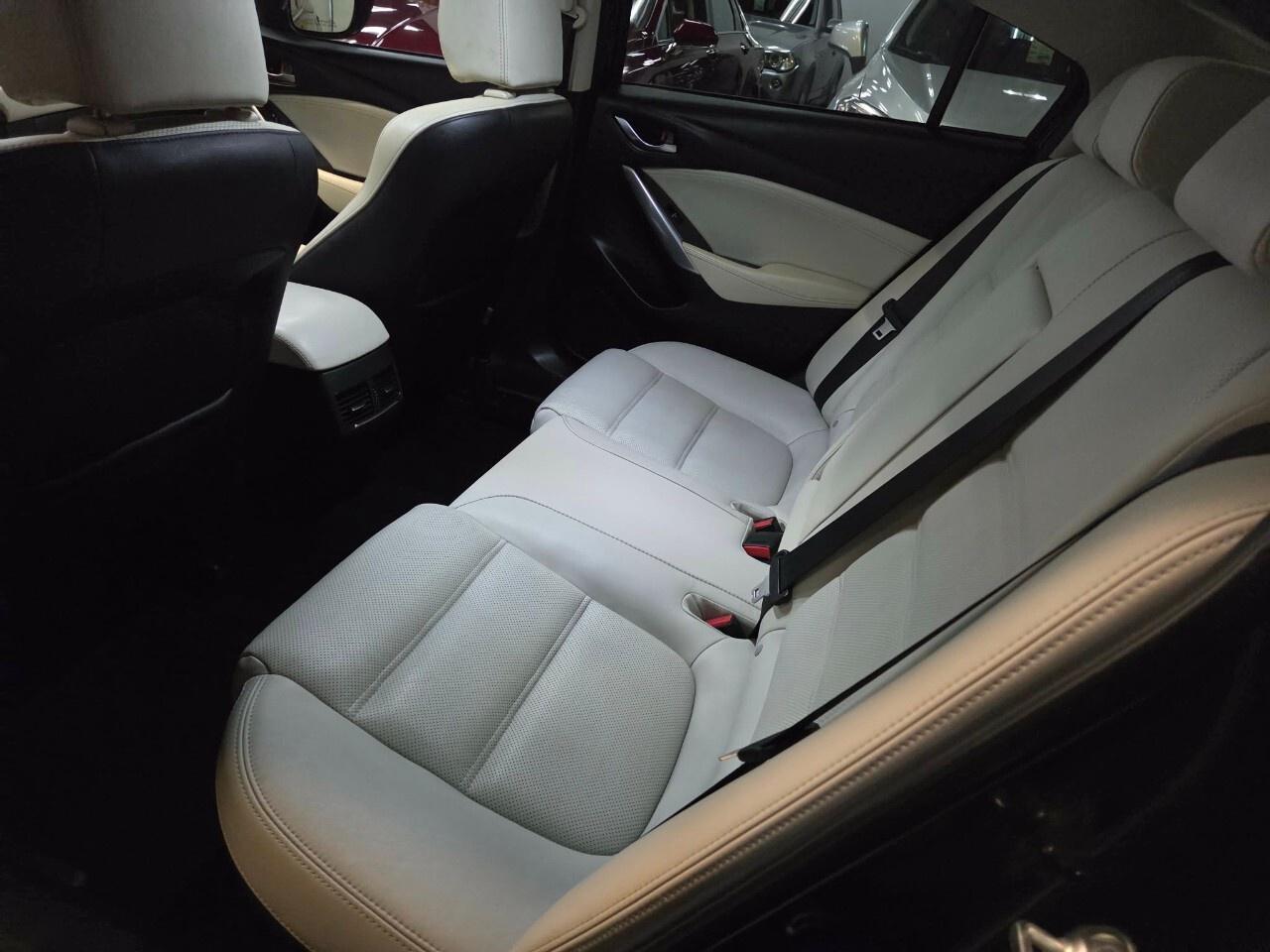 2016 Mazda MAZDA6 4dr Sdn 2.5L Man GT Clean CarFax/Manual/Leather Lo Photo