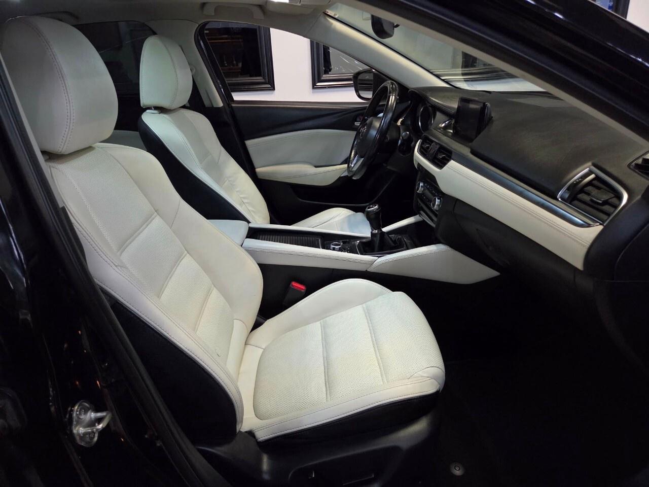 2016 Mazda MAZDA6 4dr Sdn 2.5L Man GT Clean CarFax/Manual/Leather Lo Photo