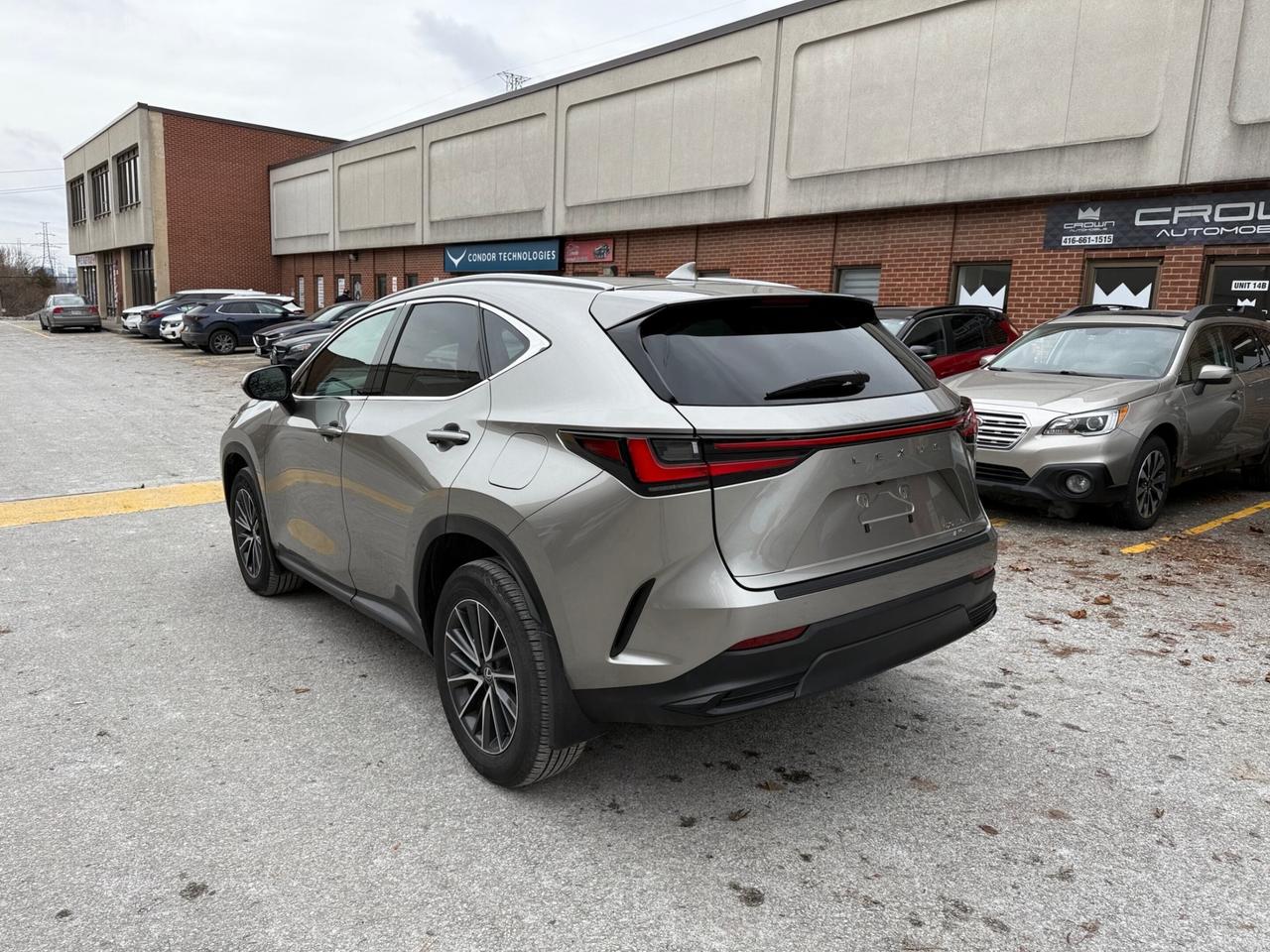 2025 Lexus NX NX 250 AWD, ONE OWNER, BALANCE OF MANUFACTURE WARR Photo4