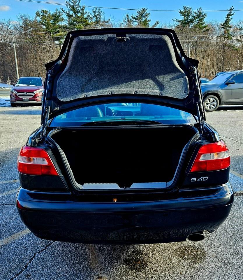 2004 Volvo S40 A 4dr Sdn Low KMs/Leather/Heated Seats Photo