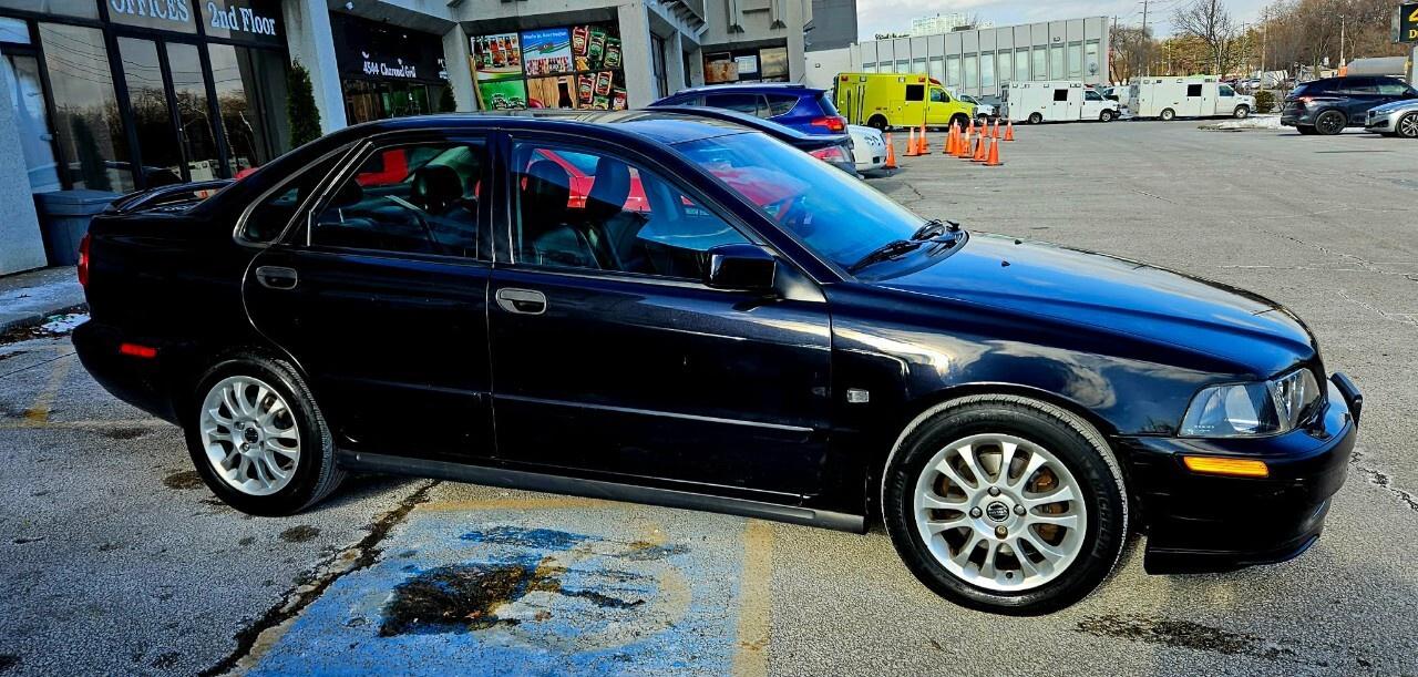 2004 Volvo S40 A 4dr Sdn Low KMs/Leather/Heated Seats Photo