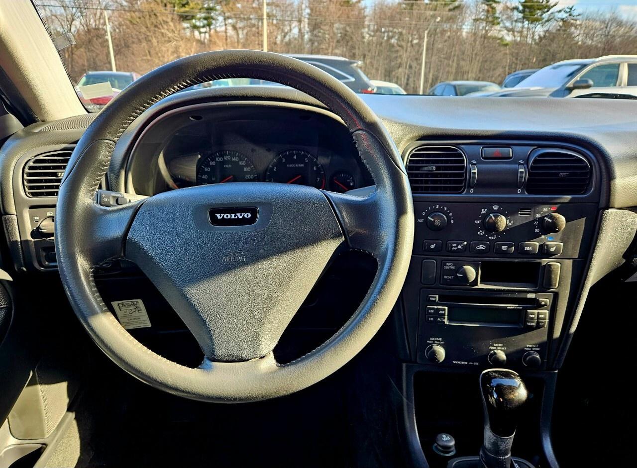 2004 Volvo S40 A 4dr Sdn Low KMs/Leather/Heated Seats Photo