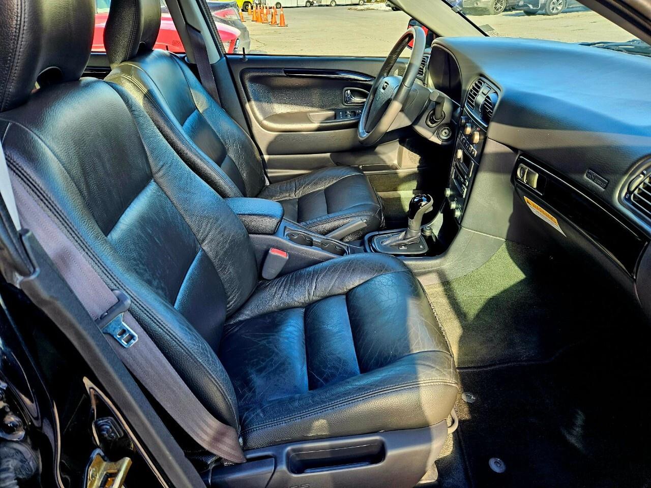 2004 Volvo S40 A 4dr Sdn Low KMs/Leather/Heated Seats Photo