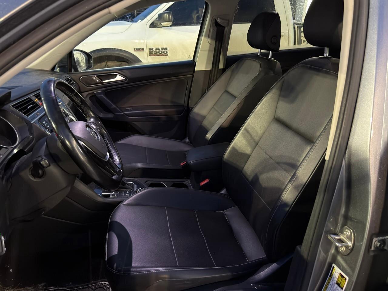 2018 Volkswagen Tiguan ComfortlineCERTIFIED AS-TRADED, NAVIGATION, HTD SE Photo