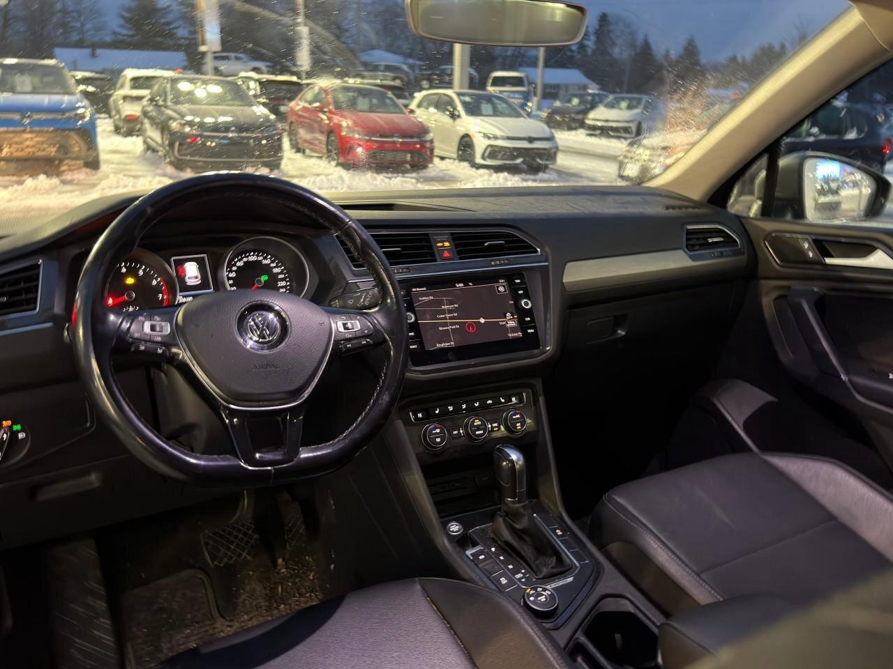 2018 Volkswagen Tiguan ComfortlineCERTIFIED AS-TRADED, NAVIGATION, HTD SE Photo