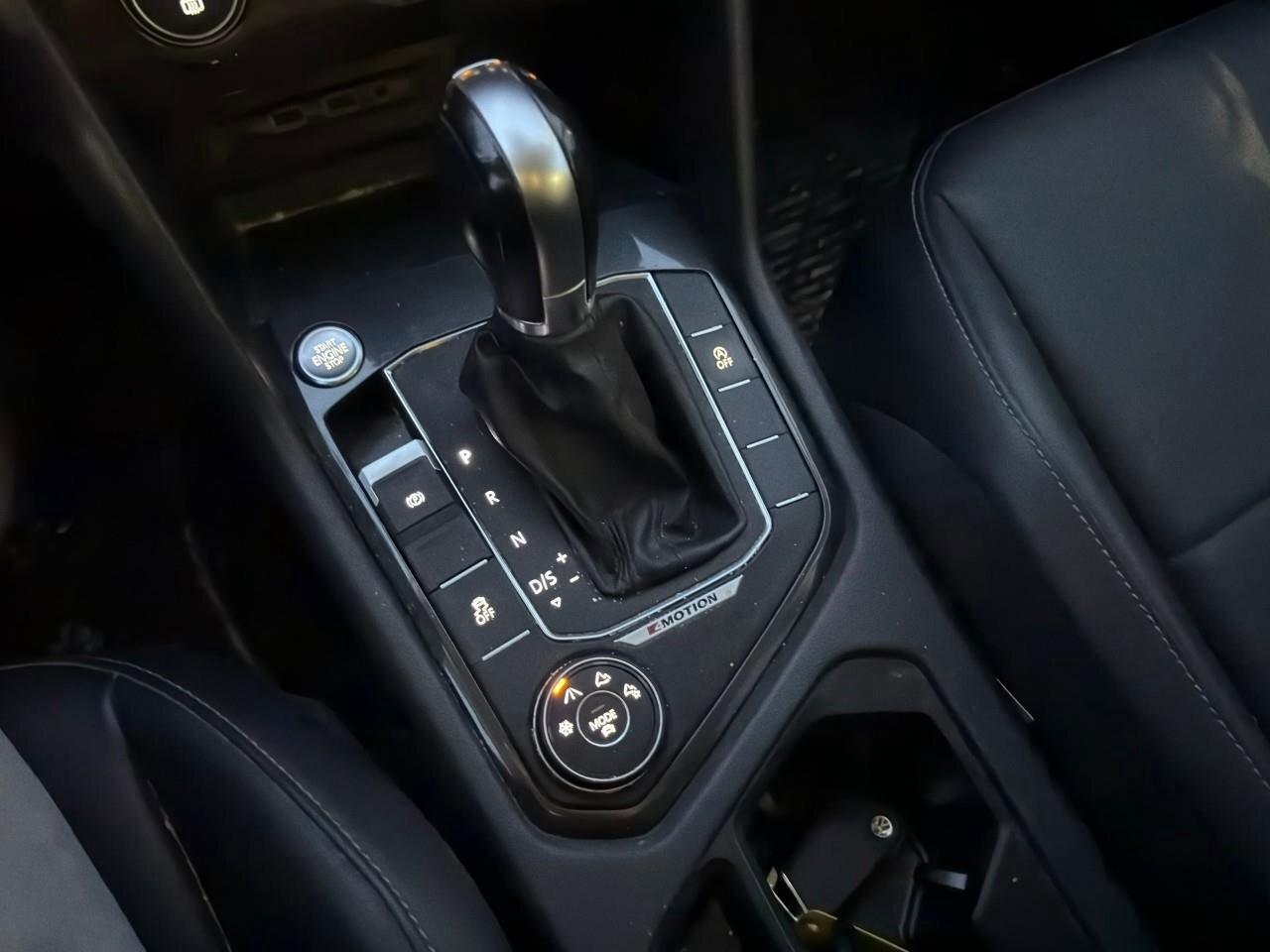 2018 Volkswagen Tiguan ComfortlineCERTIFIED AS-TRADED, NAVIGATION, HTD SE Photo