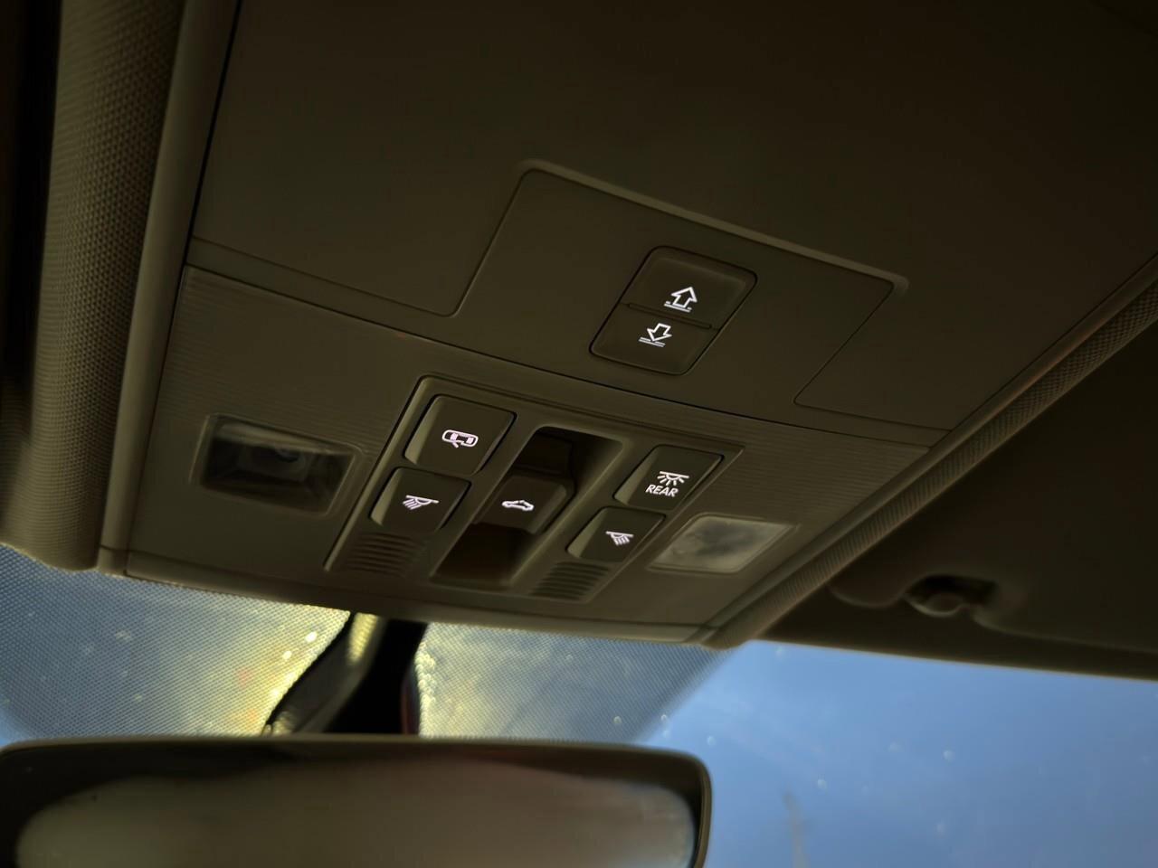 2018 Volkswagen Tiguan ComfortlineCERTIFIED AS-TRADED, NAVIGATION, HTD SE Photo