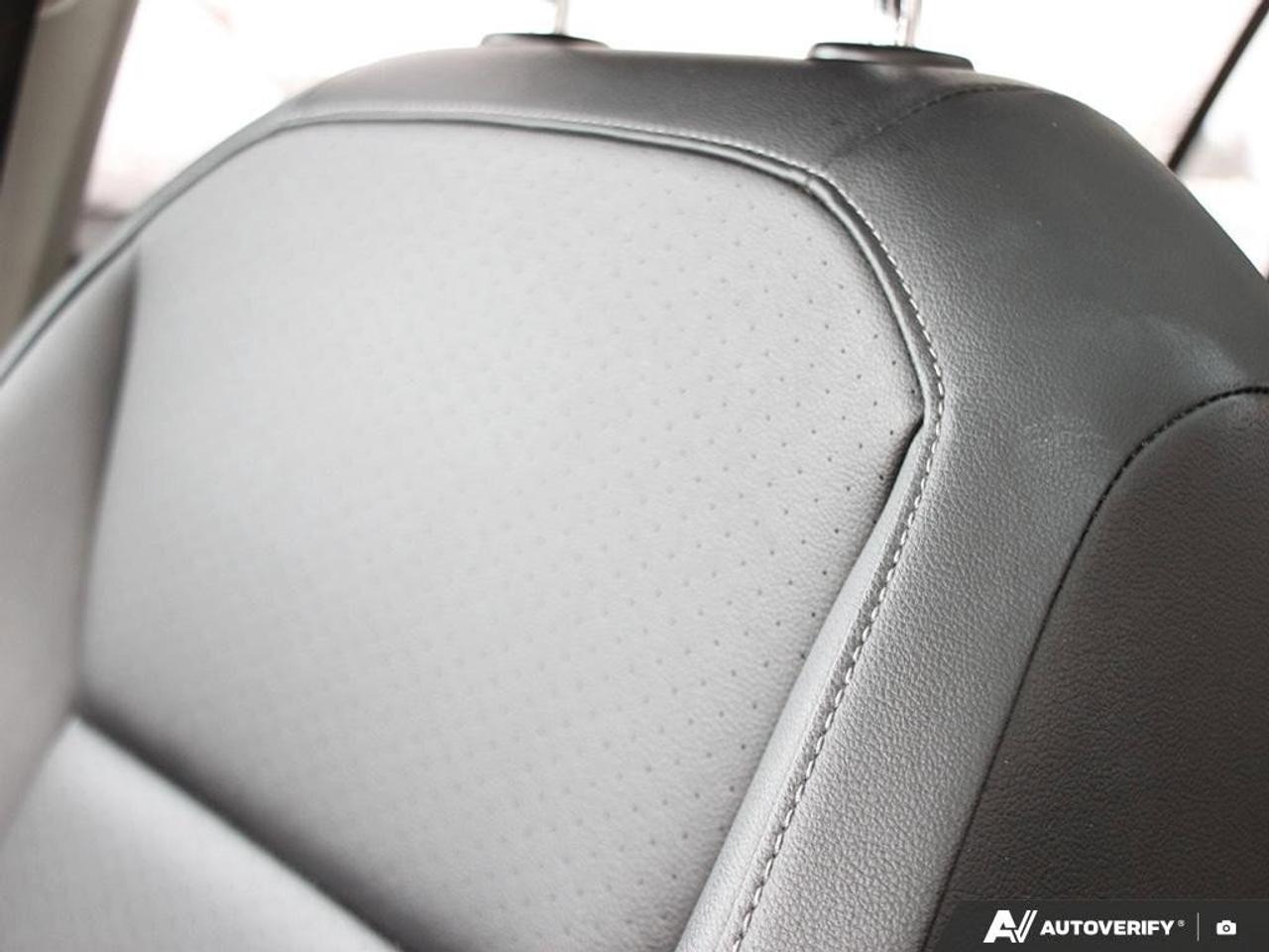 2018 Volkswagen Tiguan ComfortlineCERTIFIED AS-TRADED, NAVIGATION, HTD SE Photo