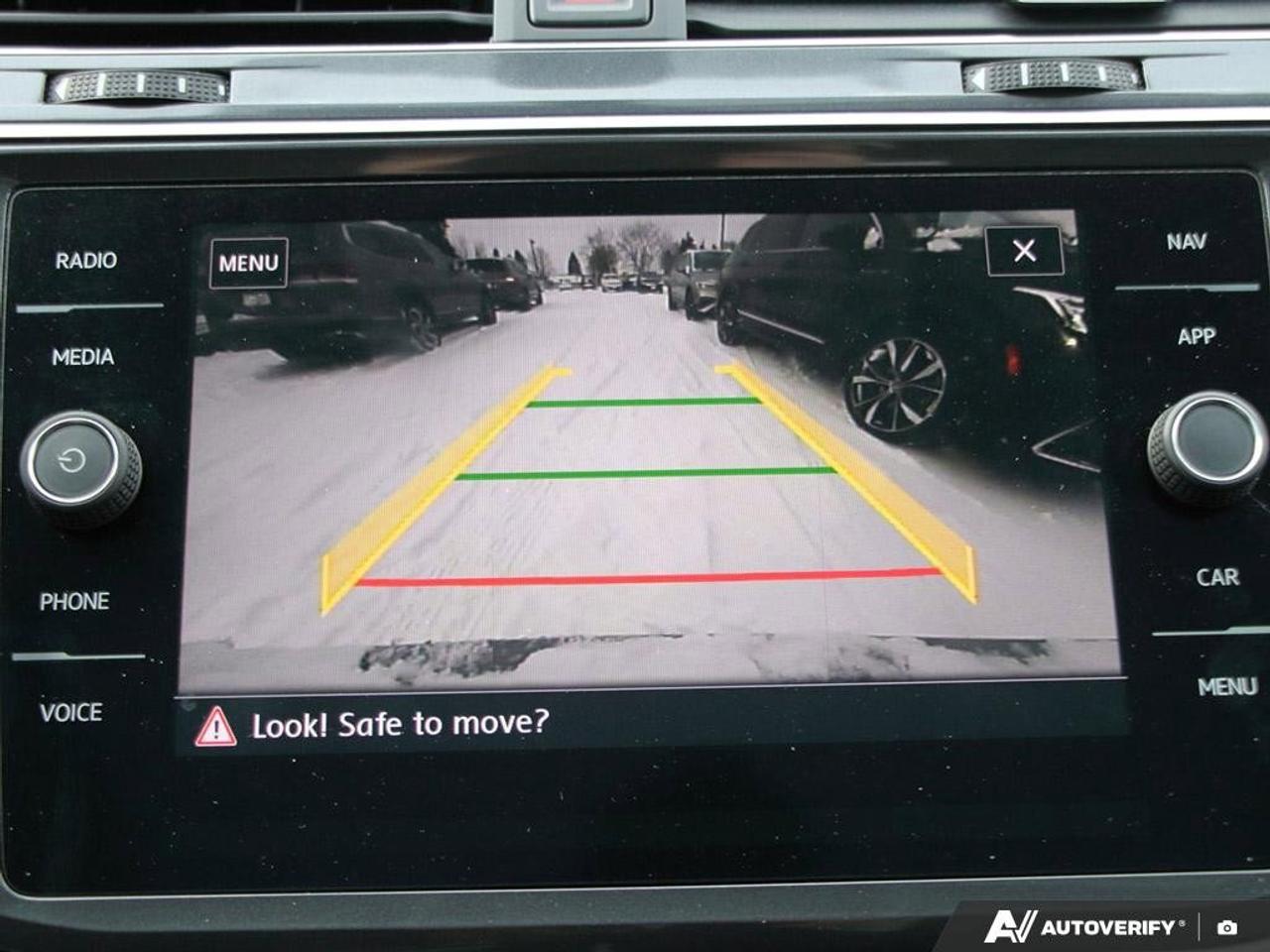 2018 Volkswagen Tiguan ComfortlineCERTIFIED AS-TRADED, NAVIGATION, HTD SE Photo