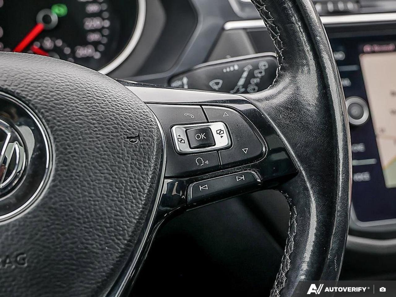 2018 Volkswagen Tiguan ComfortlineCERTIFIED AS-TRADED, NAVIGATION, HTD SE Photo