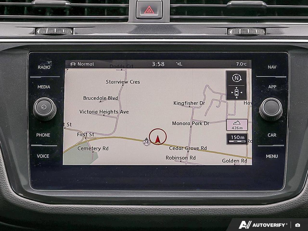2018 Volkswagen Tiguan ComfortlineCERTIFIED AS-TRADED, NAVIGATION, HTD SE Photo