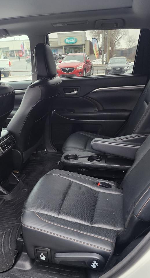 2017 Toyota Highlander LIMITED AWD V6 3.5L, NO ACCIDENTS Photo
