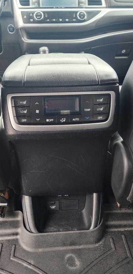 2017 Toyota Highlander LIMITED AWD V6 3.5L, NO ACCIDENTS Photo