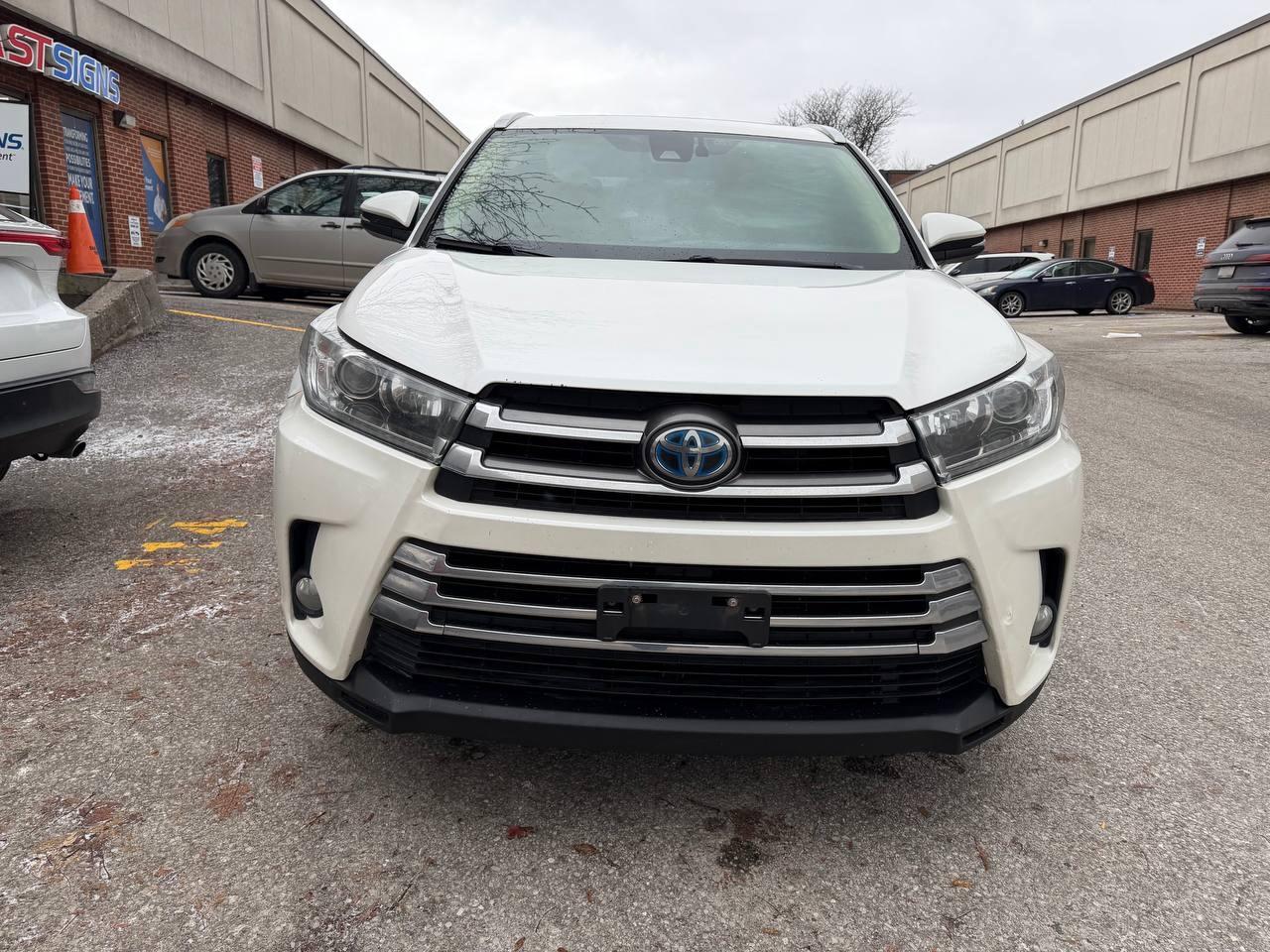 2017 Toyota Highlander AWD 4dr XLE, HYBRID, 8 SEATER, SUNROOF, ALLOY WHEE Photo