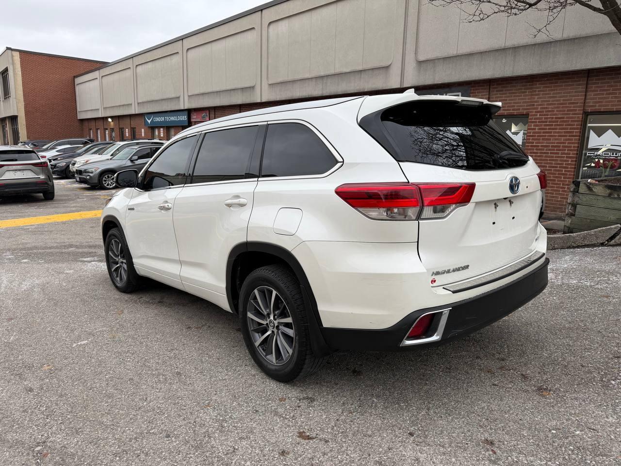 2017 Toyota Highlander AWD 4dr XLE, HYBRID, 8 SEATER, SUNROOF, ALLOY WHEE Photo4