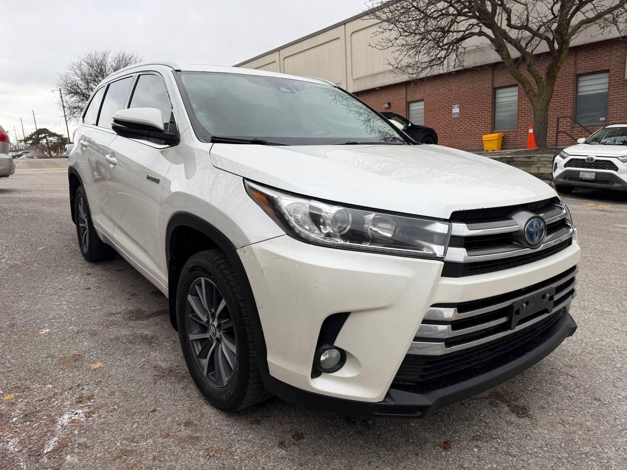 2017 Toyota Highlander AWD 4dr XLE, HYBRID, 8 SEATER, SUNROOF, ALLOY WHEE Photo