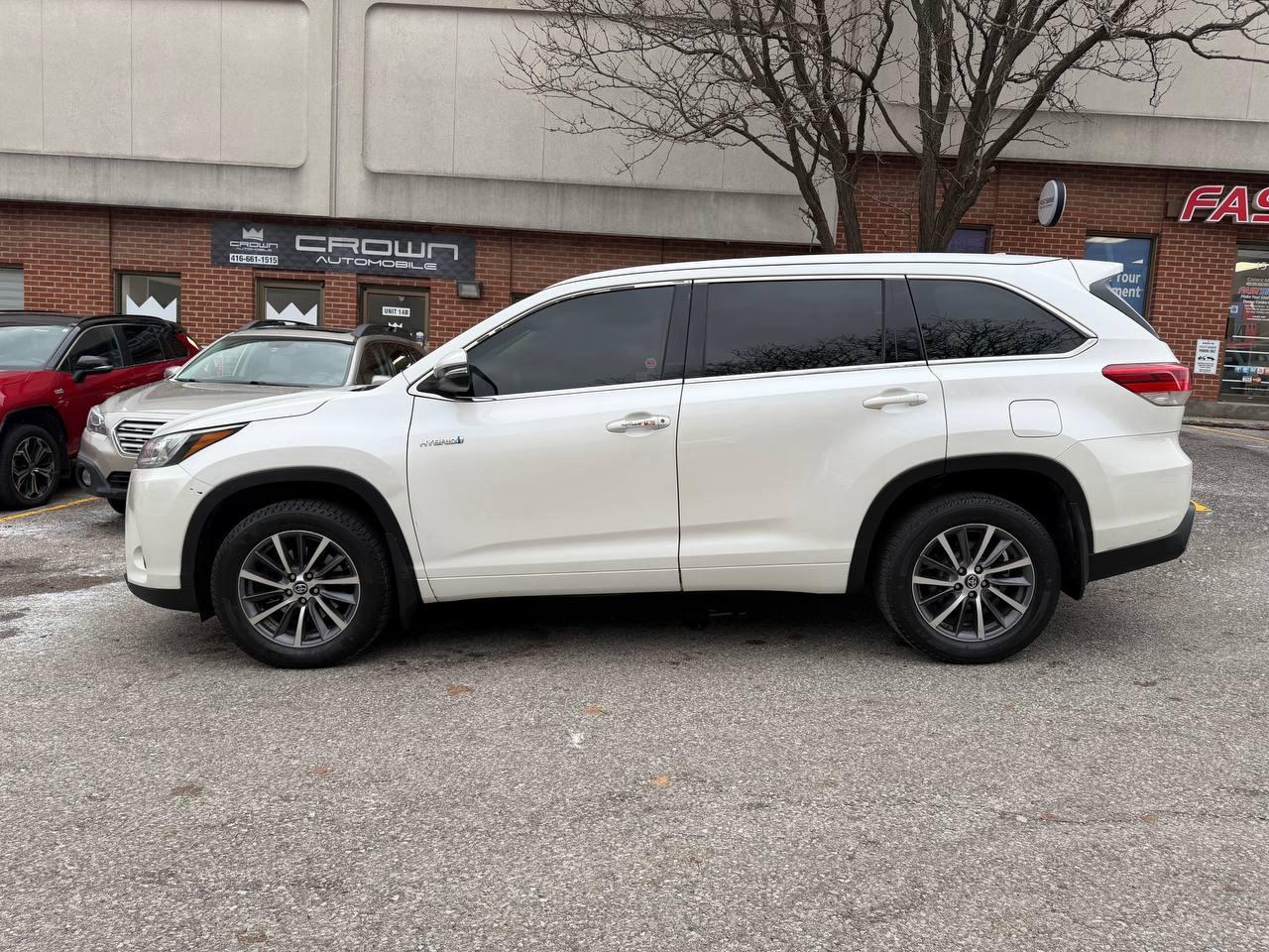 2017 Toyota Highlander AWD 4dr XLE, HYBRID, 8 SEATER, SUNROOF, ALLOY WHEE Photo3