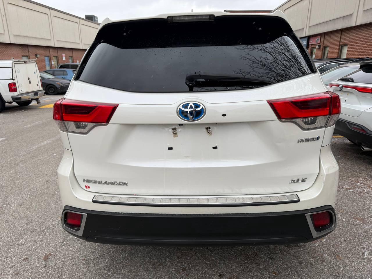 2017 Toyota Highlander AWD 4dr XLE, HYBRID, 8 SEATER, SUNROOF, ALLOY WHEE Photo