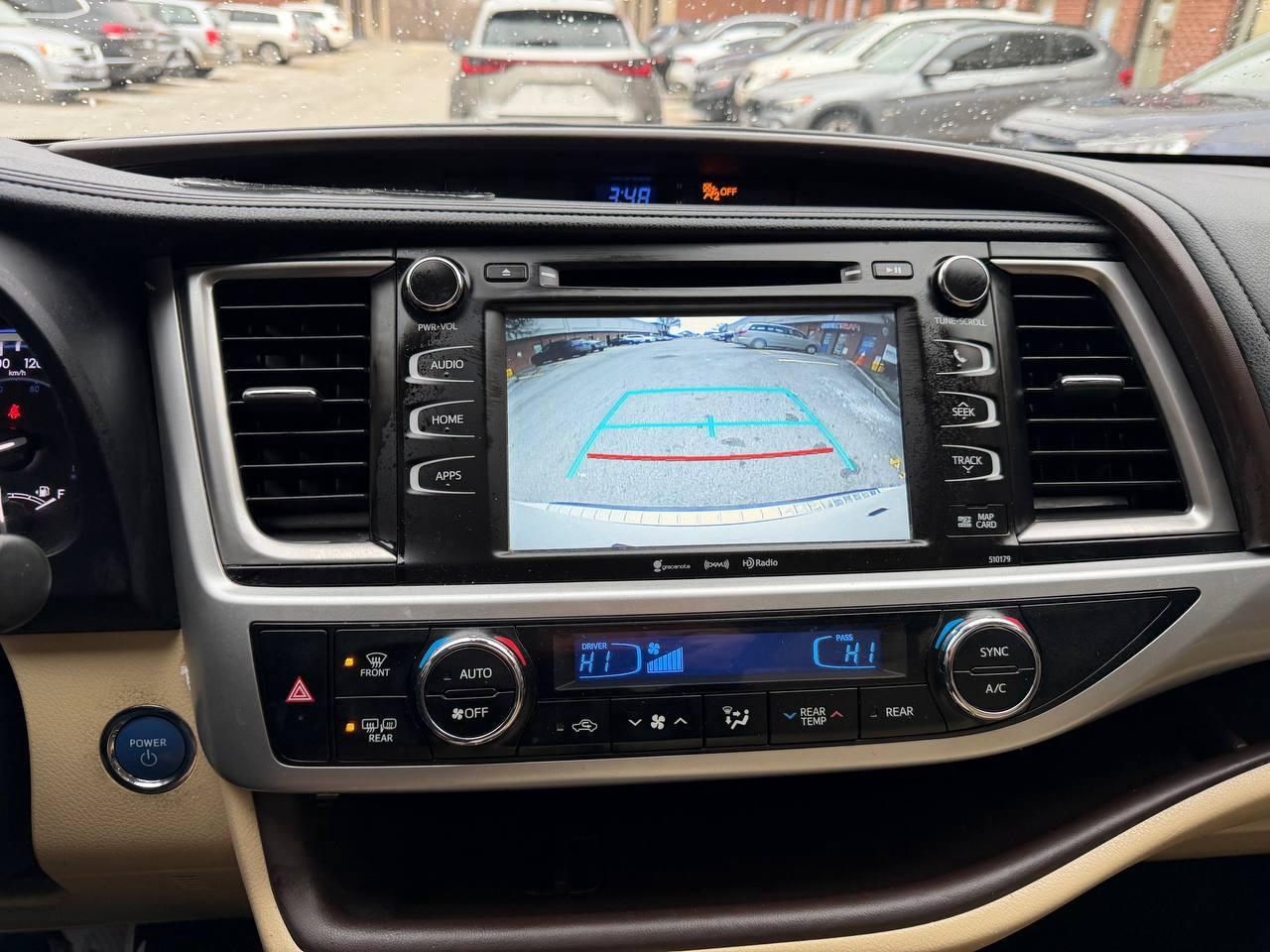 2017 Toyota Highlander AWD 4dr XLE, HYBRID, 8 SEATER, SUNROOF, ALLOY WHEE Photo