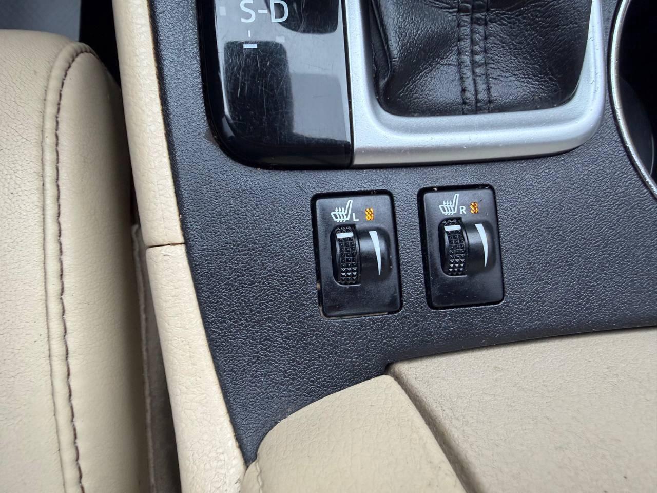 2017 Toyota Highlander AWD 4dr XLE, HYBRID, 8 SEATER, SUNROOF, ALLOY WHEE Photo