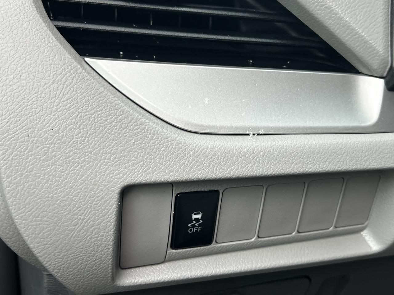 2017 Toyota Sienna 5DR 7-PASS FWD Photo