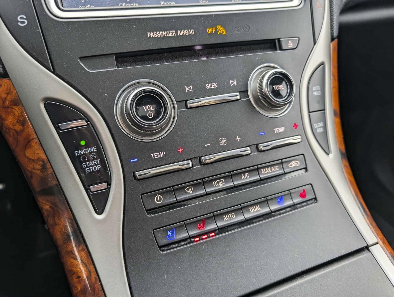 2019 Lincoln Nautilus Reserve-CLEAN CARFAX, RMT Start, Sunroof, AWD, NAV Photo