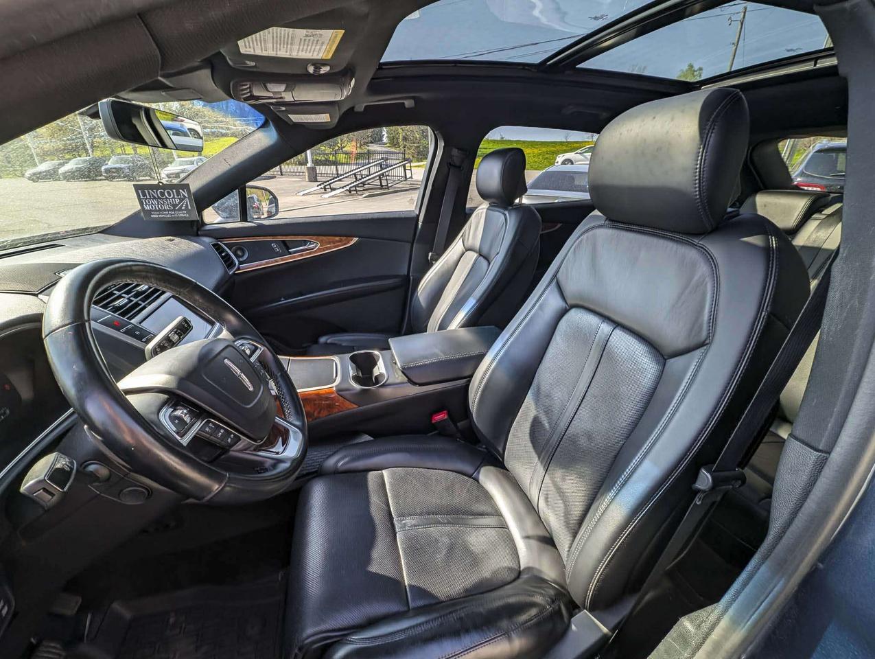 2019 Lincoln Nautilus Reserve-CLEAN CARFAX, RMT Start, Sunroof, AWD, NAV Photo