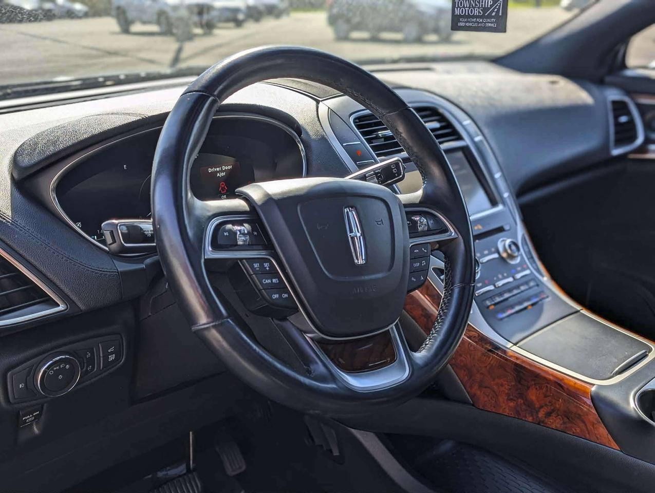 2019 Lincoln Nautilus Reserve-CLEAN CARFAX, RMT Start, Sunroof, AWD, NAV Photo