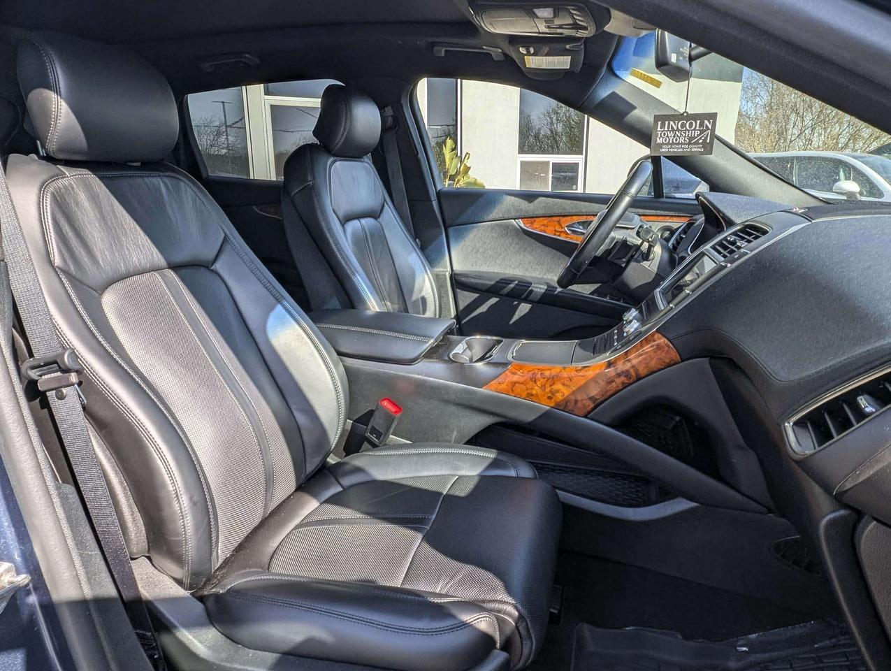 2019 Lincoln Nautilus Reserve-CLEAN CARFAX, RMT Start, Sunroof, AWD, NAV Photo