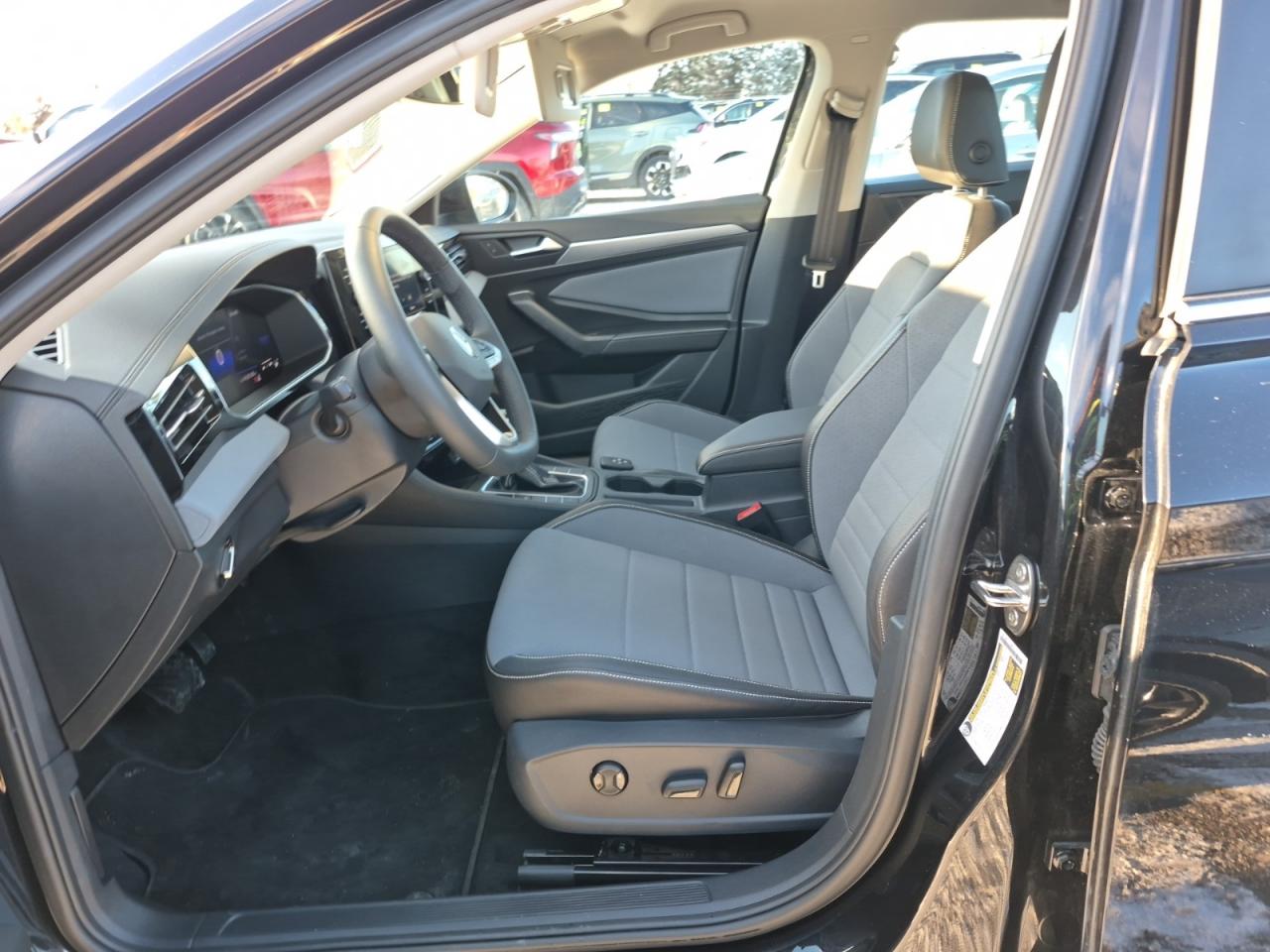 2025 Volkswagen Jetta Comfortline*LikeNew*Only3000KM!!*NOACCIDENT!!! Photo3