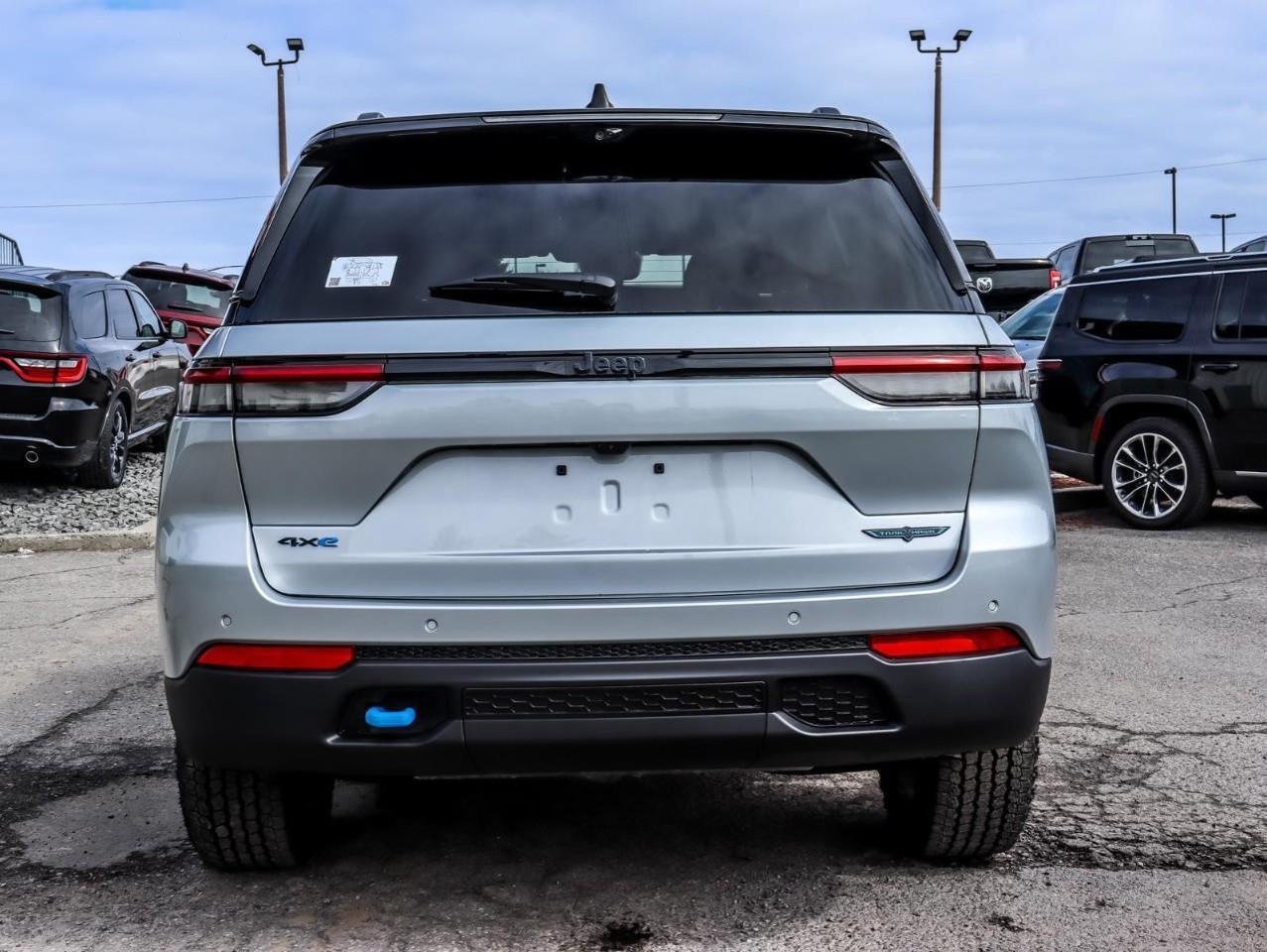 2023 Jeep Grand Cherokee 4xe Trailhawk Incl. Heated Steering Wheel & Heated/Coo Photo