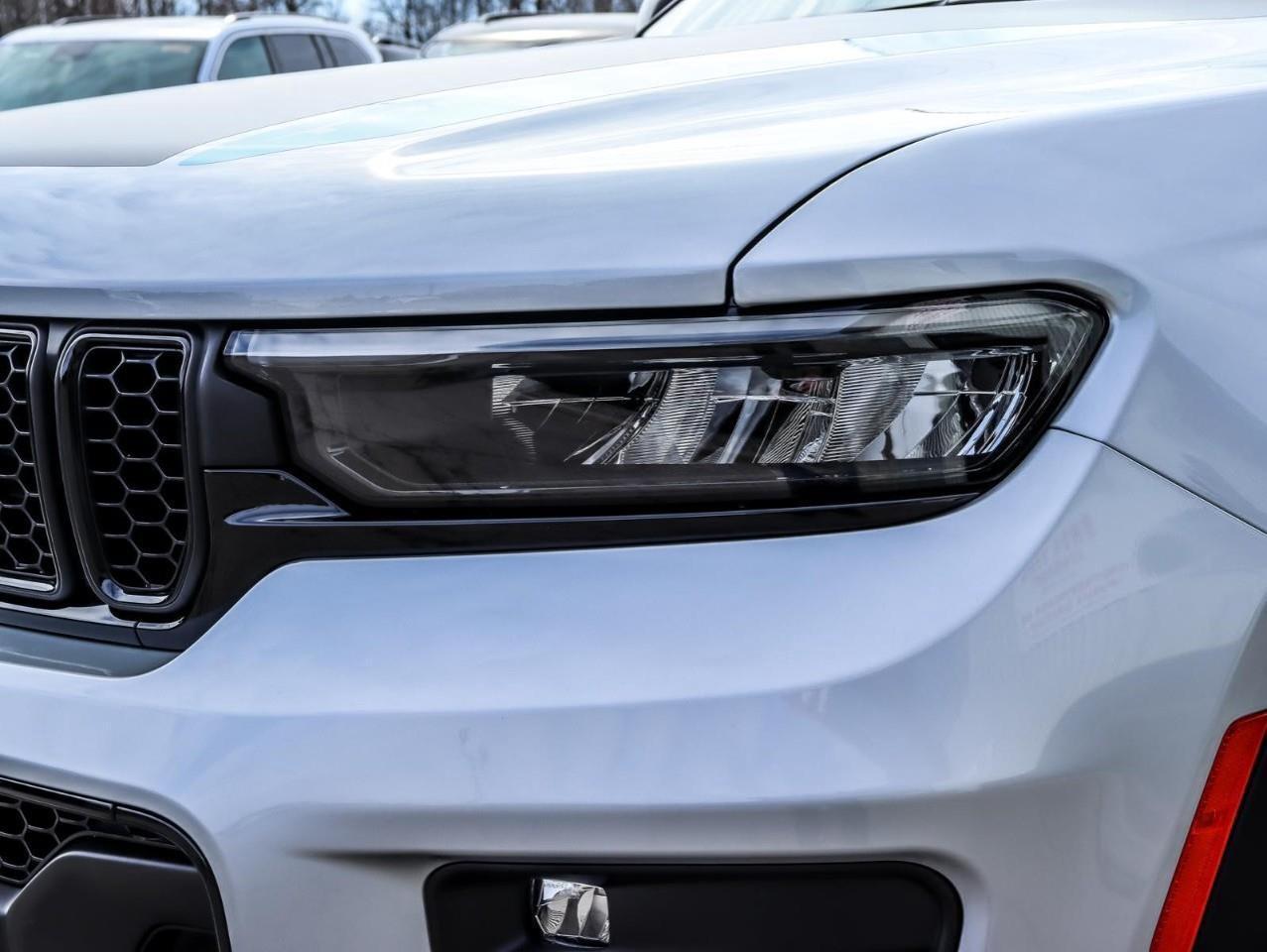 2023 Jeep Grand Cherokee 4xe Trailhawk Incl. Heated Steering Wheel & Heated/Coo Photo