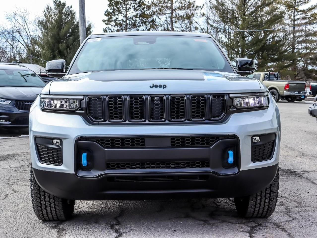 2023 Jeep Grand Cherokee 4xe Trailhawk Incl. Heated Steering Wheel & Heated/Coo Photo