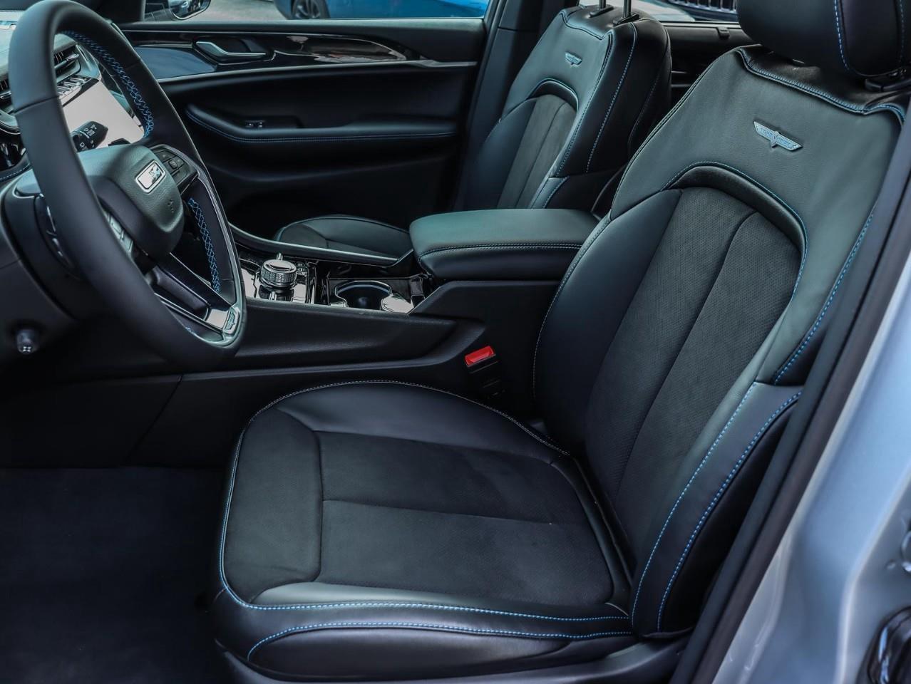 2023 Jeep Grand Cherokee 4xe Trailhawk Incl. Heated Steering Wheel & Heated/Coo Photo