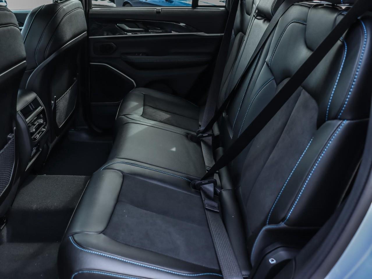 2023 Jeep Grand Cherokee 4xe Trailhawk Incl. Heated Steering Wheel & Heated/Coo Photo