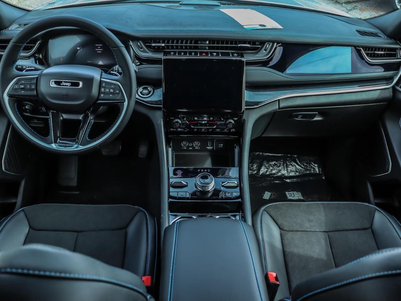 2023 Jeep Grand Cherokee 4xe Trailhawk Incl. Heated Steering Wheel & Heated/Coo Photo