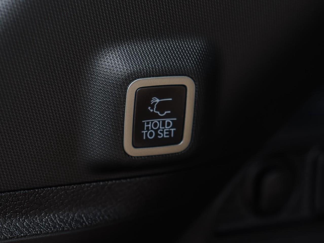 2023 Jeep Grand Cherokee 4xe Trailhawk Incl. Heated Steering Wheel & Heated/Coo Photo