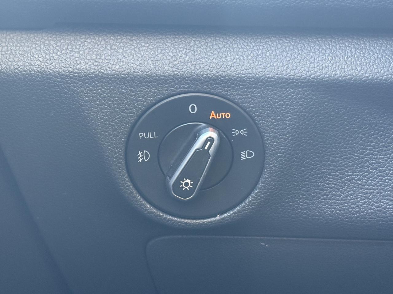 2021 Volkswagen Jetta No Accident l Execline l FWD l Ambient Light Upgrd Photo