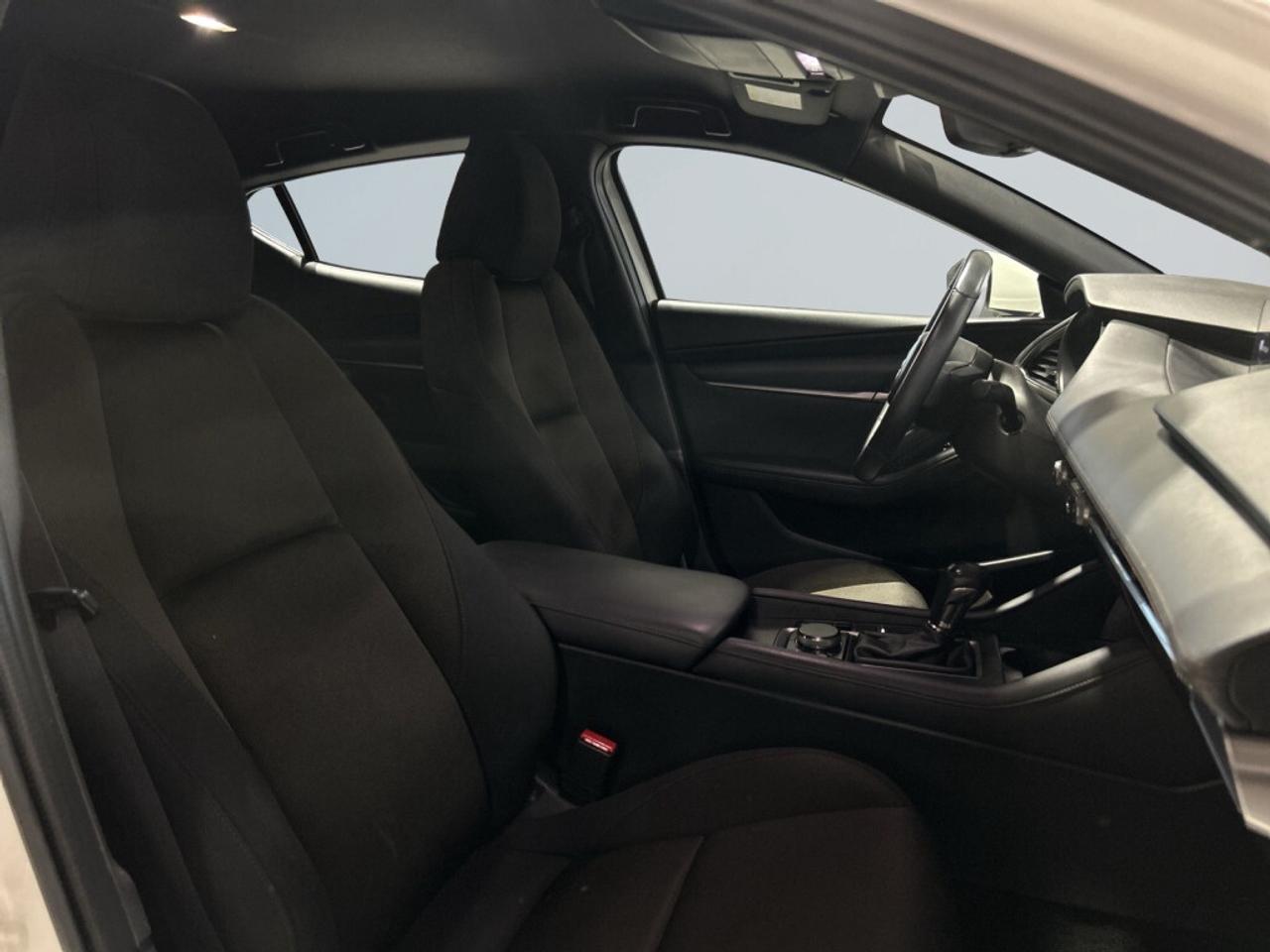 2021 Mazda Mazda3 Sport GS / Extra Clean Condition / Low KM / NAV / Heated Photo